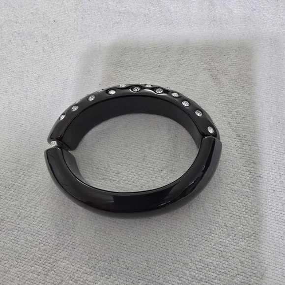 Vtg Kenneth Jay Lane Black Ova Lucite Hinged Bracelet W/Clear Crystal Rhinestone - Picture 6 of 8